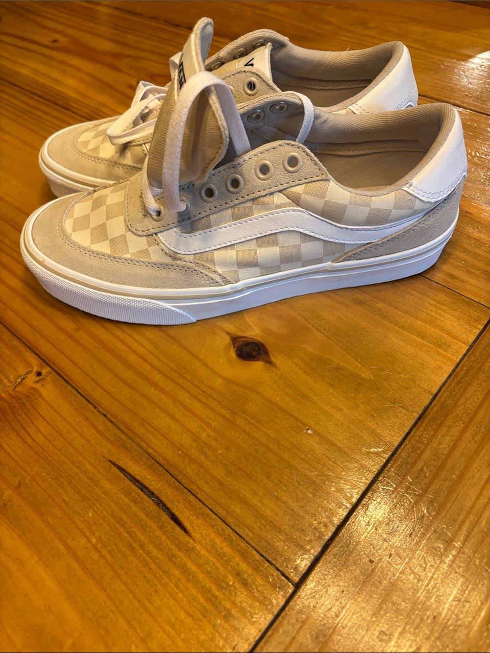 Vans Checkerboard Low-Top Sneakers in Beige and White - Picture 4 of 4